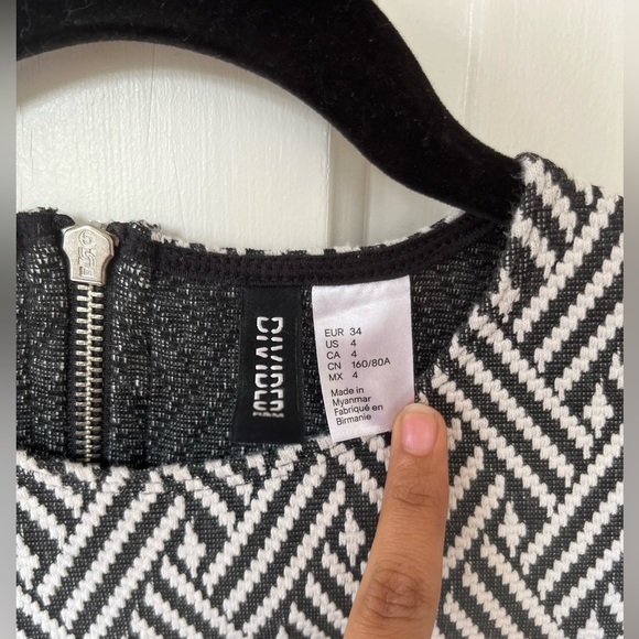 H&M divided business casual dress - Picture 3 of 4